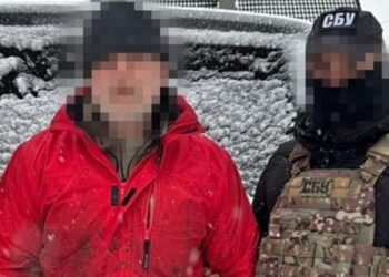 СБУ затримала у Києві чоловіка, який коригував російські удари по оборонних підприємствах