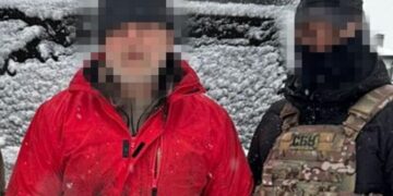 СБУ затримала у Києві чоловіка, який коригував російські удари по оборонних підприємствах