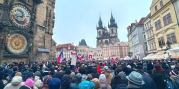 Чехію охопили масові демонстрації на підтримку президента Петра Павела