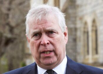 Поліція відпустила експринца Ендрю після 12 годин допиту