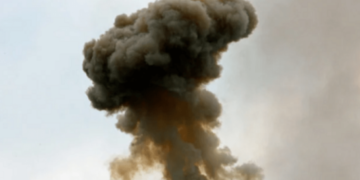 Авіаудар по Словʼянську: Росія скинула сім бомб, загинули жінка з дитиною