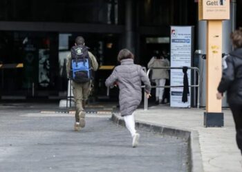 Після ударів Ізраїлю та США по Ірану люди вирішили залишити Тегеран