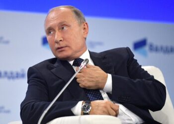 Империя трещит по швам: The Telegraph объяснила, почему Путин снова схватился за ядерную дубинку