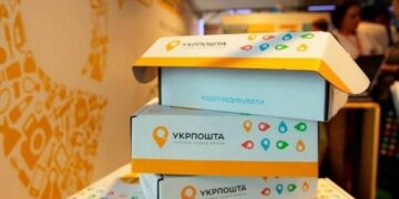 Посылки начнут выдавать в кафе и магазинах: “Укрпочта” запустит новый формат работы