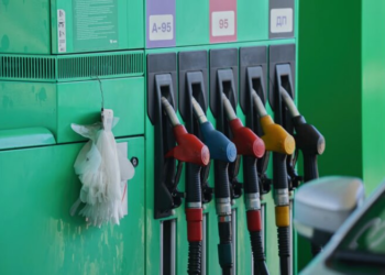 Водителям приготовиться: цены на бензин взлетят сразу после потепления