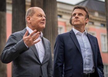 “Не слушайте, это чепуха”: что Макрон и Шольц говорили Зеленскому о предупреждениях США накануне вторжения