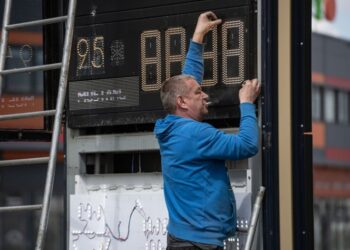 Цены на АЗС снова изменятся: Куюн предупредил водителей о новом скачке