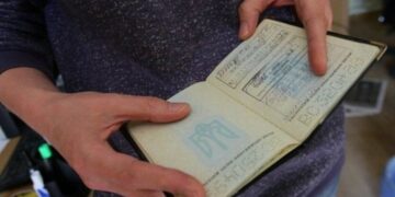 Штамп в паспорте не спасет: почему украинцев могут выселить из жилья
