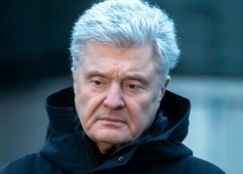 Порошенко в годовщину вторжения: Этот день стал днем памяти, которая обязывает