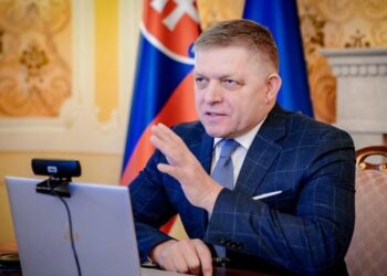 Фицо заявил о прекращении аварийных поставок электроэнергии в Украину из Словакии