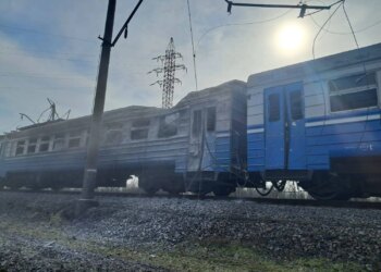 рф атакувала дроном приміський поїзд на Дніпропетровщині, є жертва