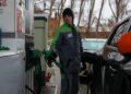 Бензин уже по 72 грн: почему подскочили цены на АЗС и что будет дальше