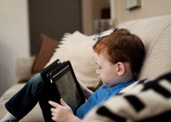 TikTok та X заявляють про свою "нейтральність" щодо заборони соцмереж для дітей – ЗМІ