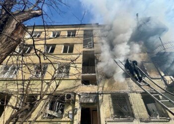 Атака рф на Дніпро 26 березня – постраждали 5 людей, багатоповерхівку охопив вогонь