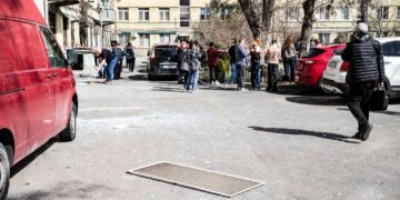 Удар БПЛА рф по центру Дніпра 26 березня – пошкоджені 7 багатоповерхівок та гімназія