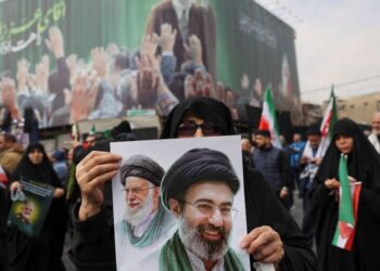 Моджтаба Хаменеї вижив, бо вирішив прогулятися садом – The Telegraph