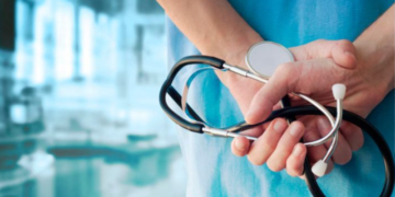 МОЗ пропонує перевести шкільних медсестер до лікарень для підвищення зарплат