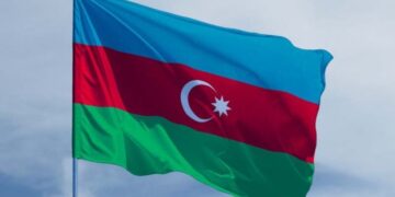 Азербайджан мобілізує армію