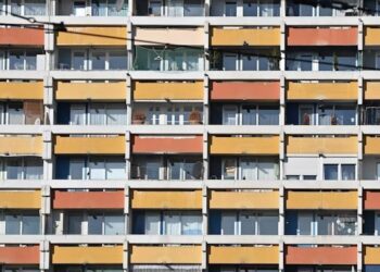 Майже десять мільйонів жителів ФРН живуть у невідповідному житлі через кризу на ринку нерухомості