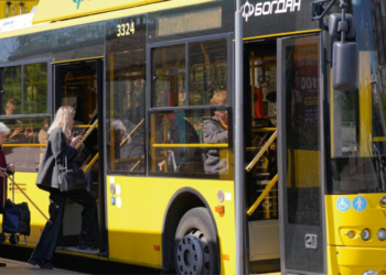 Пенсионеров отказываются везти бесплатно: что не имеют права требовать водители