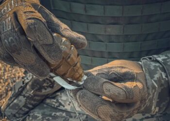 Охота на инакомыслие: как современные “священные войны” заменили конструктивный диалог