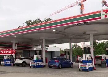 Паливна тривога: сотні АЗС в Австралії залишились без бензину