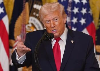 Зеленський — остання людина, від якої США потрібна допомога – Трамп