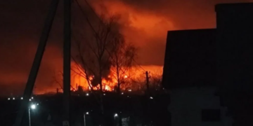 Ударні дрони атакували НПЗ у Ленінградській області