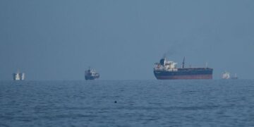 Іран оголосив про атаку на три судна в Ормузькій протоці