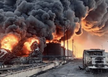 Палають майже всі резервуари: дрони СБУ підпалили нафтостанцію біля Пермі (відео)