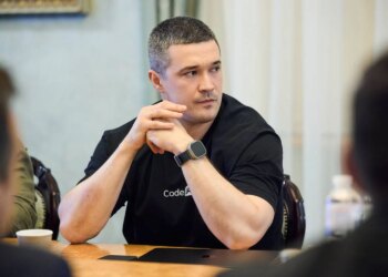 Україна першою системно впроваджує дистанційне керування дронами-перехоплювачами на великих відстанях – Федоров