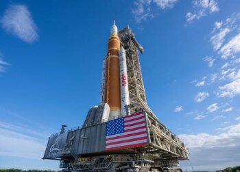 "Артеміда II" вийшла на орбіту, далі NASA готує екіпаж до маневру довкола Місяця