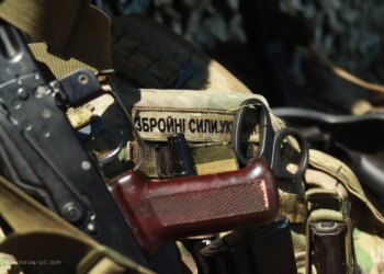 В Україні готують нові військові контракти зі змінами до зарплати – Прем'єр каже, планують цього року