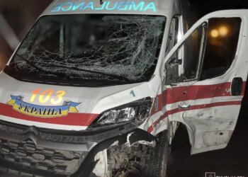 росіяни атакували авто медиків вночі на Сумщині попри перемир’я, є поранені