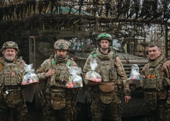 Великдень під вибухами – поліцейські показали, як зустрічають свято на службі