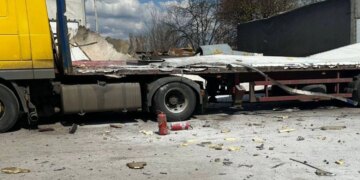 росіяни вдарили дронами по підприємству у Дергачах, поранено п'ятьох працівників