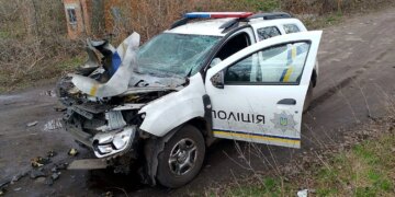росіяни цілеспрямовано атакували поліцейське авто на Сумщині, поранено правоохоронця