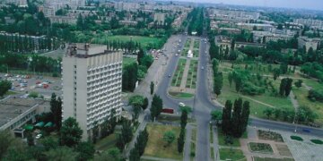 У Миколаєві через атаку дронів частково зникло світло, пошкоджені будинки