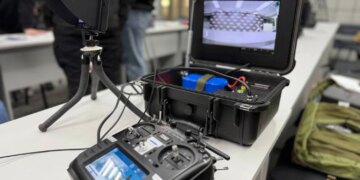 Україна вперше запроваджує універсальну наземну станцію для оптоволоконних дронів у війську – Федоров