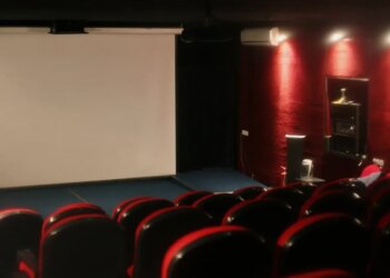 У Києві під час ЛГБТ-кінофестивалю невідомий розлив рідину із різким запахом, поліція розслідує інцидент