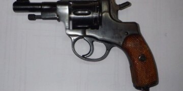 У Києві чоловік влаштував стрілянину через конфлікт на дорозі