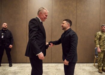 Обговорили євроінтеграцію та співробітництво у форматі Drone Deal – Зеленський зустрівся на Кіпрі із президентом Литви