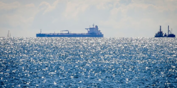 Мировая экономика выстояла: Фараджаллах о последствиях блокады Ормузского пролива