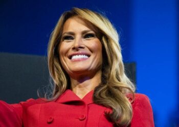 Дружина Трампа заперечила свої зв’язки із сексуальним злочинцем Джеффрі Епштейном