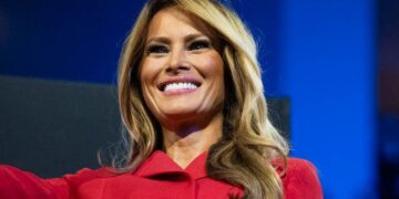 Дружина Трампа заперечила свої зв’язки із сексуальним злочинцем Джеффрі Епштейном