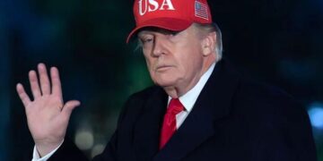 Колишній глава ЦРУ Джон Бреннан закликав усунути Трампа з посади президента