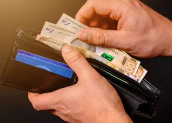 Инфляция до 20%: эксперт подсчитал, сколько на самом деле теряют украинцы из зарплаты