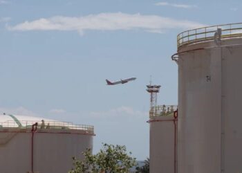 Запасів авіаційного пального в Європі залишилося лише на шість тижнів