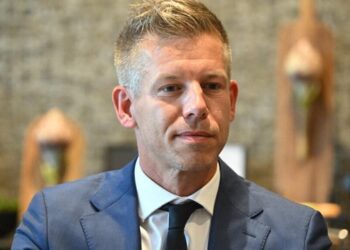 Мадяр хоче, щоб угорській меншині в Україні було надано допомогу, перш ніж він підтримає заявку Києва на вступ до ЄС