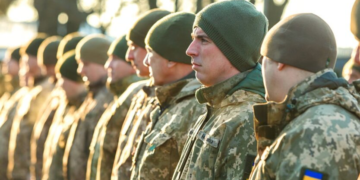 Массовая мобилизация непригодных и низкая зарплата: как военкоматы парализуют армию